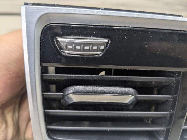 16-19 OEM BMW G11 G12 750 Rear Center Console AC Air Vent Grille Grill