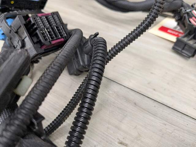 OEM BMW G11 G12 750 G30 M550 AWD Engine N63R Wiring Wire Harness Module 5-8