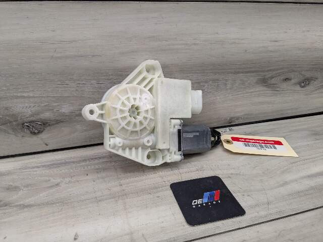 OEM BMW G01 G12 G30 F90 Front Right Passenger Side Door Window Regulator Motor
