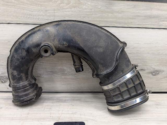 16-19 OEM BMW G12 G30 750 Engine N63R Front Right Side Air Intake Hose Cyl 1-4