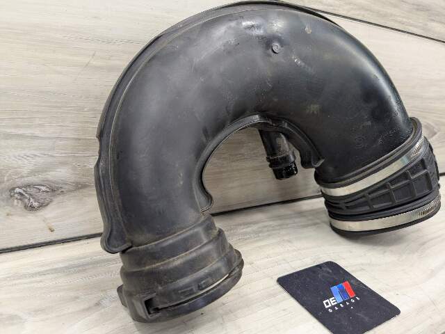 16-19 OEM BMW G11 G12 G30 750 Engine N63 Front Left Side Air Intake Hose Cyl 5-8