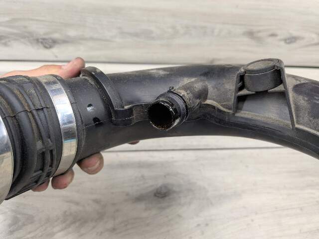 16-19 OEM BMW G11 G12 G30 750 Engine N63 Front Left Side Air Intake Hose Cyl 5-8