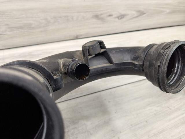 16-19 OEM BMW G11 G12 G30 750 Engine N63 Front Left Side Air Intake Hose Cyl 5-8