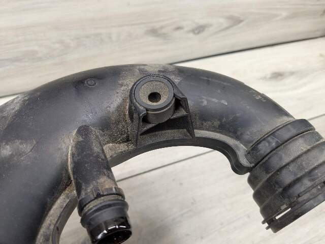16-19 OEM BMW G11 G12 G30 750 Engine N63 Front Left Side Air Intake Hose Cyl 5-8