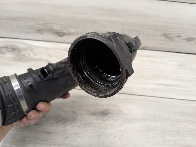 16-19 OEM BMW G11 G12 G30 750 Engine N63 Front Left Side Air Intake Hose Cyl 5-8