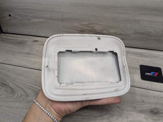 07-13 OEM BMW E70 X5 X5M Rear Fuel Gas Tank Flap Lid Cover Cap White 300