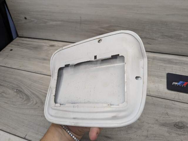 07-13 OEM BMW E70 X5 X5M Rear Fuel Gas Tank Flap Lid Cover Cap White 300
