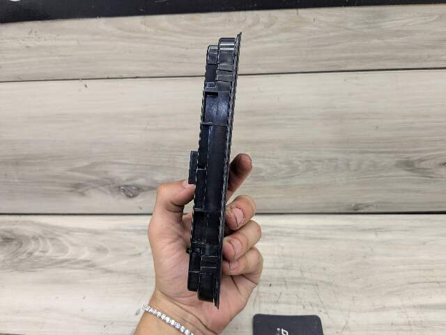OEM BMW G20 G22 G23 G26 G80 M3 Center Console Storage Phone Car Wireless Charger