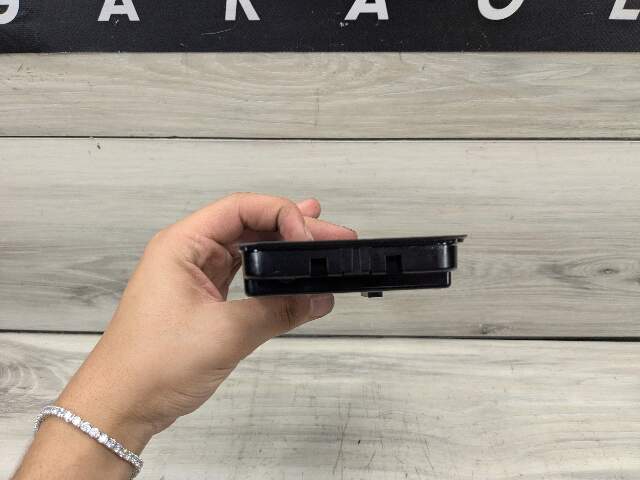 OEM BMW G20 G22 G23 G26 G80 M3 Center Console Storage Phone Car Wireless Charger