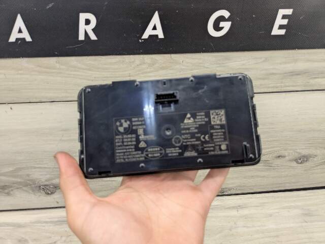 OEM BMW G20 G22 G23 G26 G80 M3 Center Console Storage Phone Car Wireless Charger