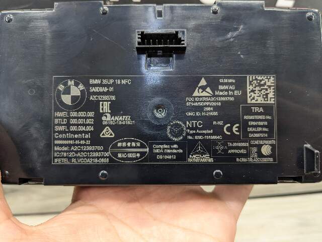 OEM BMW G20 G22 G23 G26 G80 M3 Center Console Storage Phone Car Wireless Charger