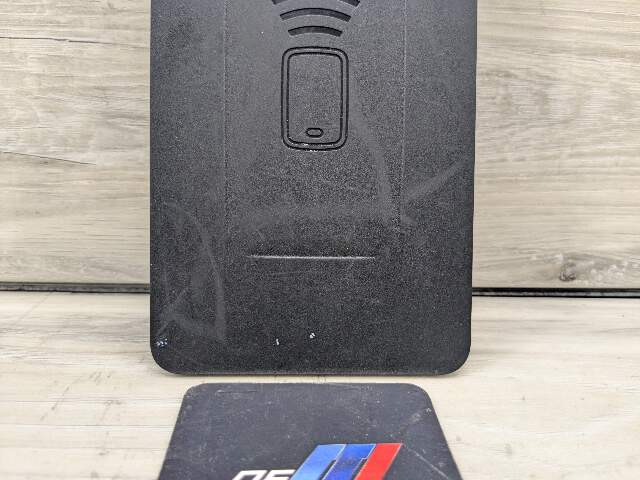 OEM BMW G20 G22 G23 G26 G80 M3 Center Console Storage Phone Car Wireless Charger