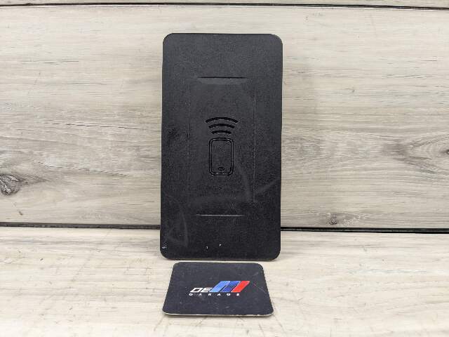 OEM BMW G20 G22 G23 G26 G80 M3 Center Console Storage Phone Car Wireless Charger