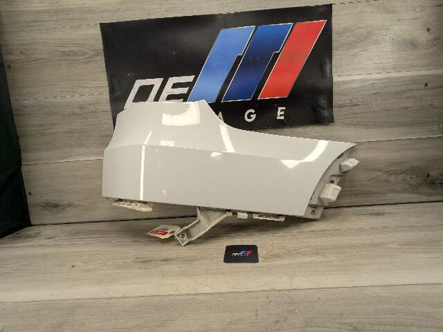 09-13 OEM BMW E70 X5M Rear Right Passenger Side Bumper Cover Assembly White 300