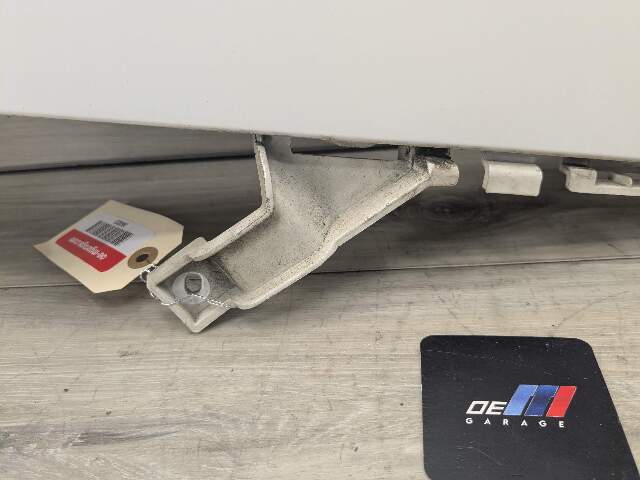 09-13 OEM BMW E70 X5M Rear Right Passenger Side Bumper Cover Assembly White 300