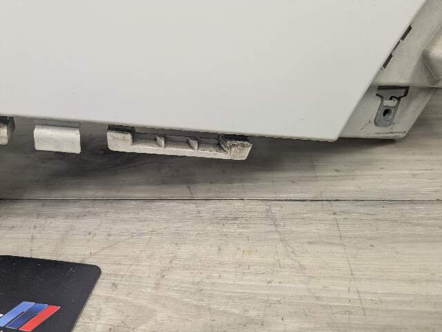 09-13 OEM BMW E70 X5M Rear Right Passenger Side Bumper Cover Assembly White 300