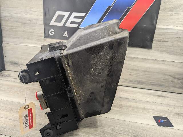 10-14 OEM BMW E70 E71 X5M X6M Right Engine S63 Oil Cooler Assembly w/ Bracket