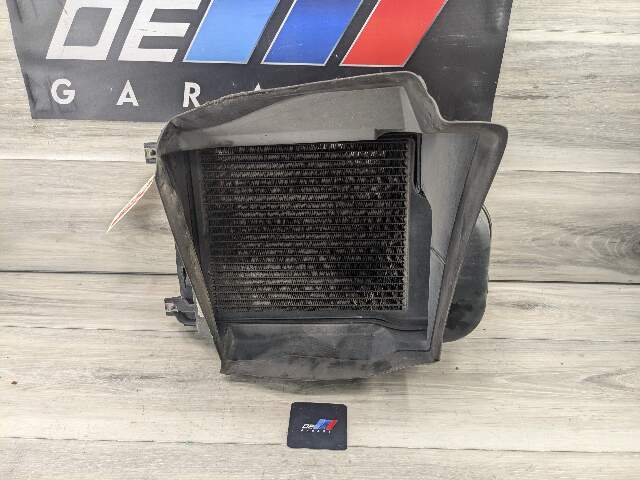10-14 OEM BMW E70 E71 X5M X6M Left Engine S63 Oil Cooler Assembly w/ Bracket