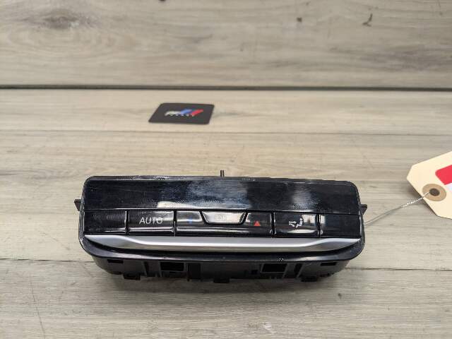 19-25 OEM BMW G20 G22 G23 G26 G42 AC Rear Heater Climate Control Switch Panel