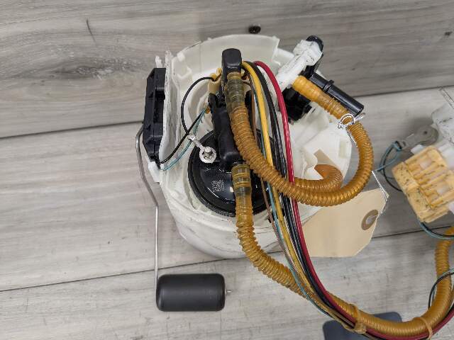 OEM BMW G20 G22 G23 G26 G42 Gas Tank Mounted Fuel Pump Sending Unit Assembly