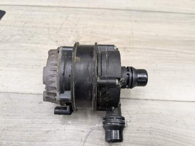 OEM BMW G01 G05 G20 G22 G26 Engine B46 B58 Auxiliary Electric Water Pump Cooling