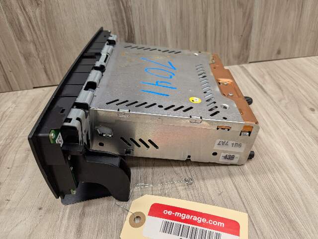 07-10 OEM BMW E82 E88 E90 E93 CD Radio Professional Tuner Receiver CD Player