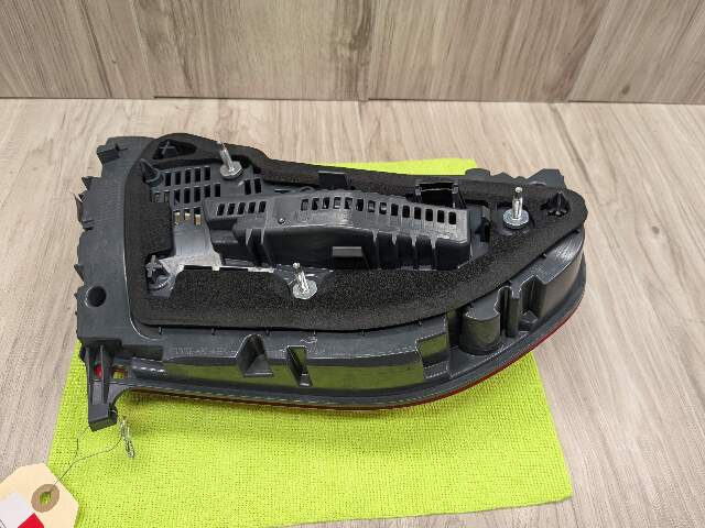 16-19 OEM BMW G11 G12 740 750 Rear Passenger Side LED Inner Stop Tail Light