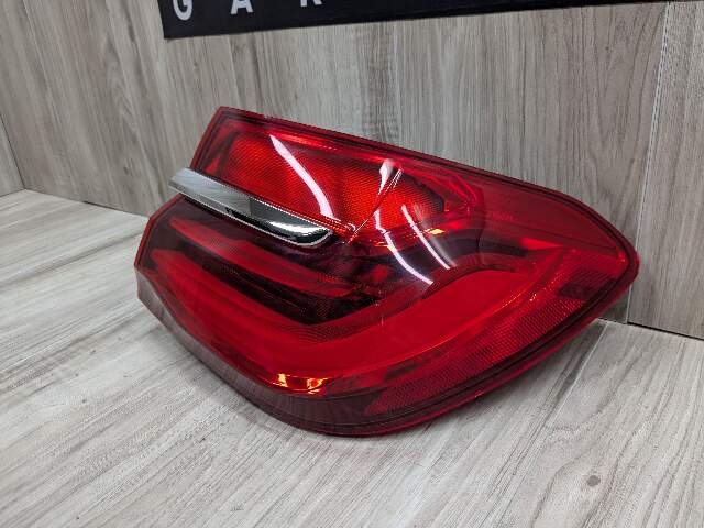 16-19 OEM BMW G11 G12 740 750 B7 Rear Right Passenger Side Outer Tail Light LED