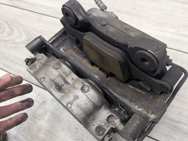 17-24 OEM BMW G05 40 G26 430 G30 530 540 Front Right Passenger Brake Caliper