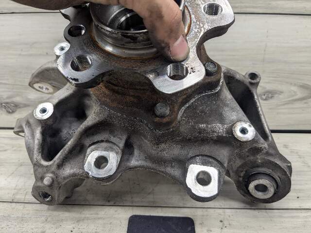 12-24 OEM BMW G26 430 M440 REAR Left Driver Side Knuckle Hub Spindle Bearing