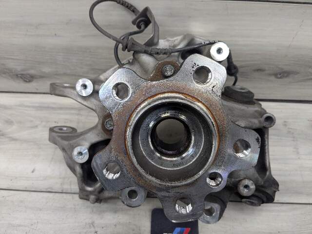 12-24 OEM BMW G26 430 M440 REAR Left Driver Side Knuckle Hub Spindle Bearing