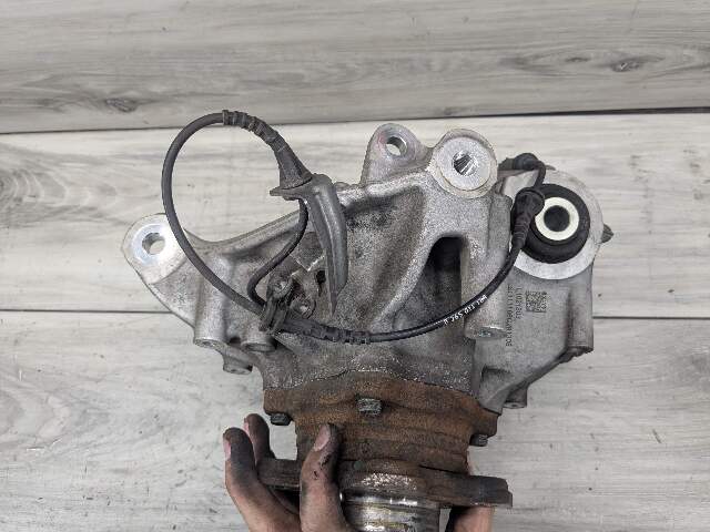12-24 OEM BMW G26 430 M440 REAR Left Driver Side Knuckle Hub Spindle Bearing