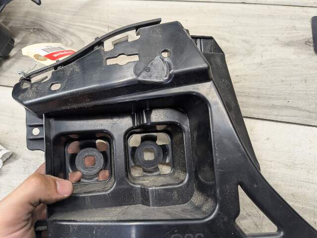 22-24 OEM BMW G26 430 M440 Left Driver Side Corner Mount Bracket Support