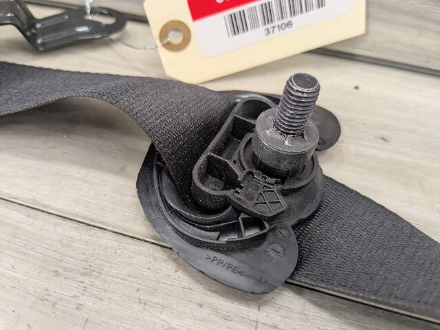 OEM BMW G01 G02 F97 F98 X3 X4 Front Right Passenger Seat Belt Seatbelt Retractor