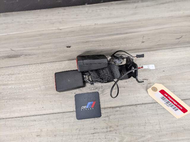 OEM BMW G01 G02 F97 F98 X3M REAR Right Passenger Side SeatBelt Seat Belt Buckle