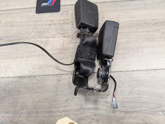 OEM BMW G01 G02 F97 F98 X3M REAR Right Passenger Side SeatBelt Seat Belt Buckle