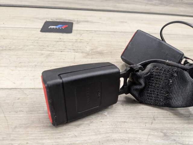 OEM BMW G01 G02 F97 F98 X3M REAR Right Passenger Side SeatBelt Seat Belt Buckle