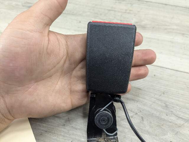 OEM BMW G01 G02 F97 F98 X3M X4M REAR Left Driver Side SeatBelt Seat Belt Buckle