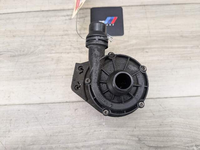 18-21 OEM BMW G01 X3 G02 X4 30 M40 B58 Engine Auxiliary Water Pump Cooling