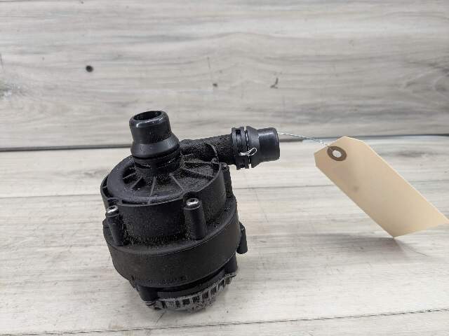 18-21 OEM BMW G01 X3 G02 X4 30 M40 B58 Engine Auxiliary Water Pump Cooling