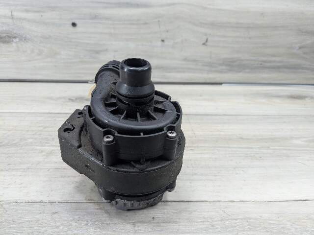 18-21 OEM BMW G01 X3 G02 X4 30 M40 B58 Engine Auxiliary Water Pump Cooling