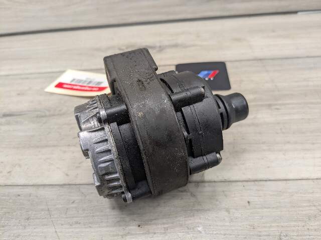 18-21 OEM BMW G01 X3 G02 X4 30 M40 B58 Engine Auxiliary Water Pump Cooling