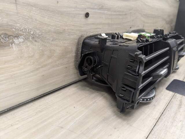 18-24 OEM BMW G01 G02 F97 F98 X3 X4 X3M Center AC Air Vent Dash Dashboard Grille