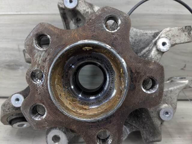 18-24 OEM BMW G01 X3 REAR Right Passenger Side Hub Spindle Knuckle Bearing