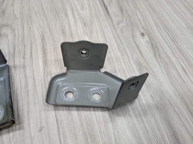 16-19 OEM BMW G11 G12 740 750 Front Right Passenger Fender Holder Bracket SET