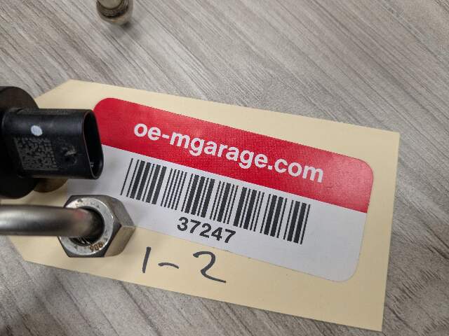OEM BMW G11 G12 750 G30 M550 Pressure Fuel Injectors Rail Lines Engine N63 4.4L