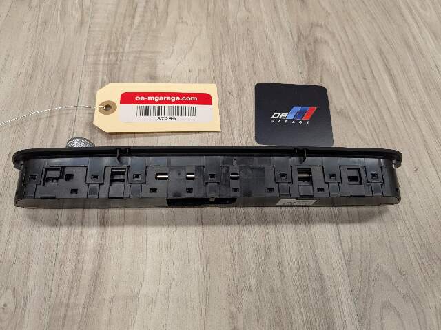OEM BMW G20 G22 G23 G26 G42 G80 G87 AC Climate Control Panel Radio Media Buttons