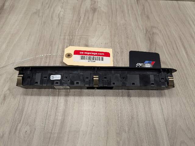 OEM BMW G20 G22 G23 G26 G42 G80 G87 AC Climate Control Panel Radio Media Buttons