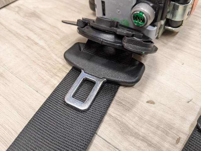 OEM BMW G42 G87 230 M240 M2 Front Right Passenger Seat Belt Seatbelt Retractor