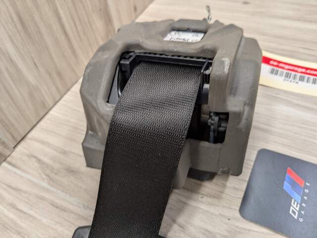 OEM BMW G42 G87 230 M240 M2 Rear Left Right Seat Belt Seatbelt Retractor Black